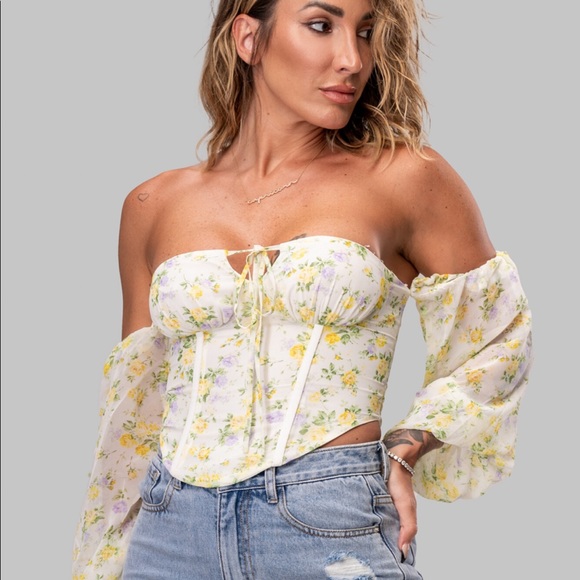 Dolly Top {Floral} - Picture 2 of 3